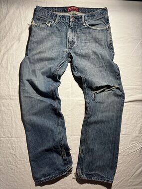AriZona Jean’s Distressed Light Blue Jeans Men’s Size 34x32